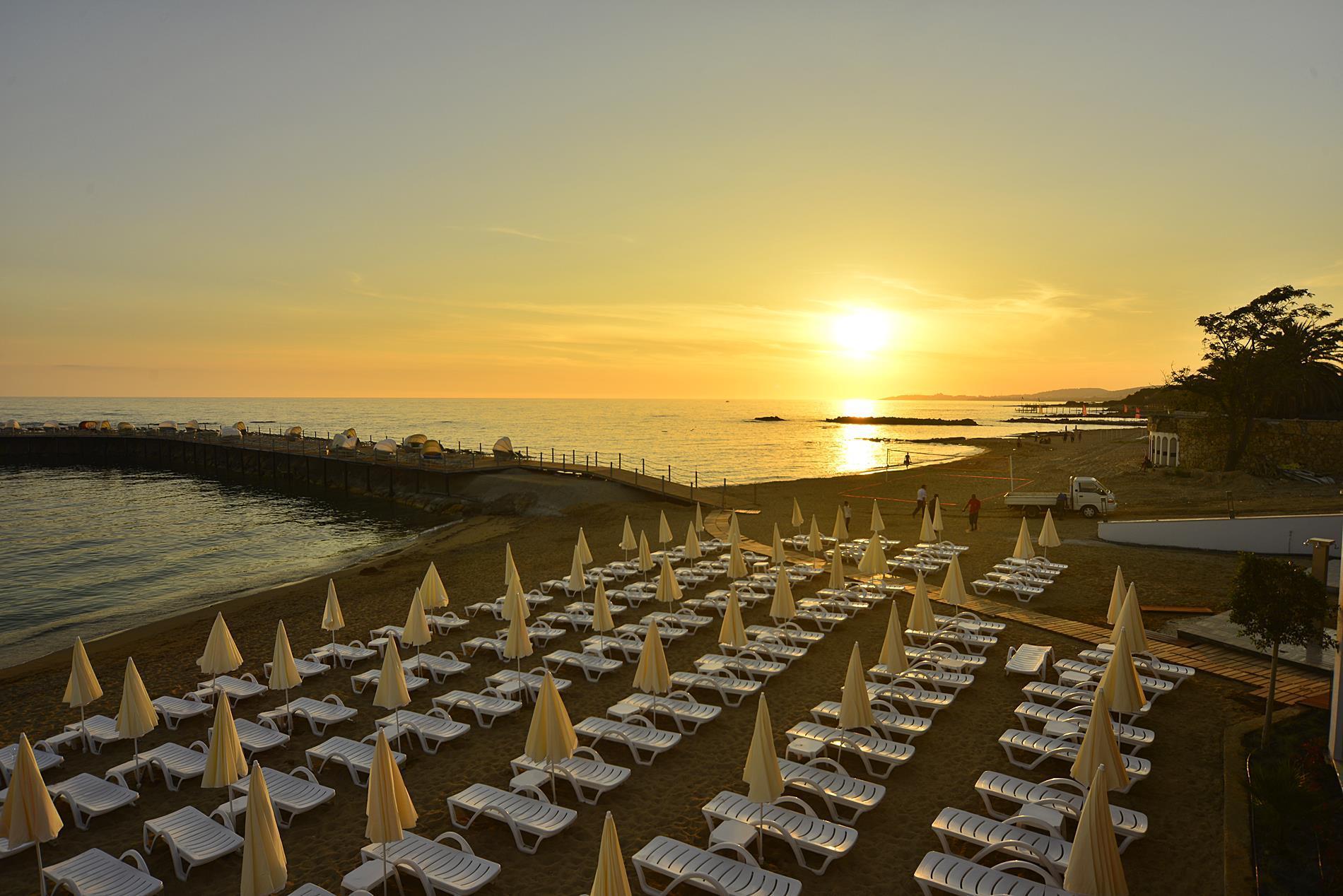 Azura Deluxe Resort & Spa Avsallar Bagian luar foto