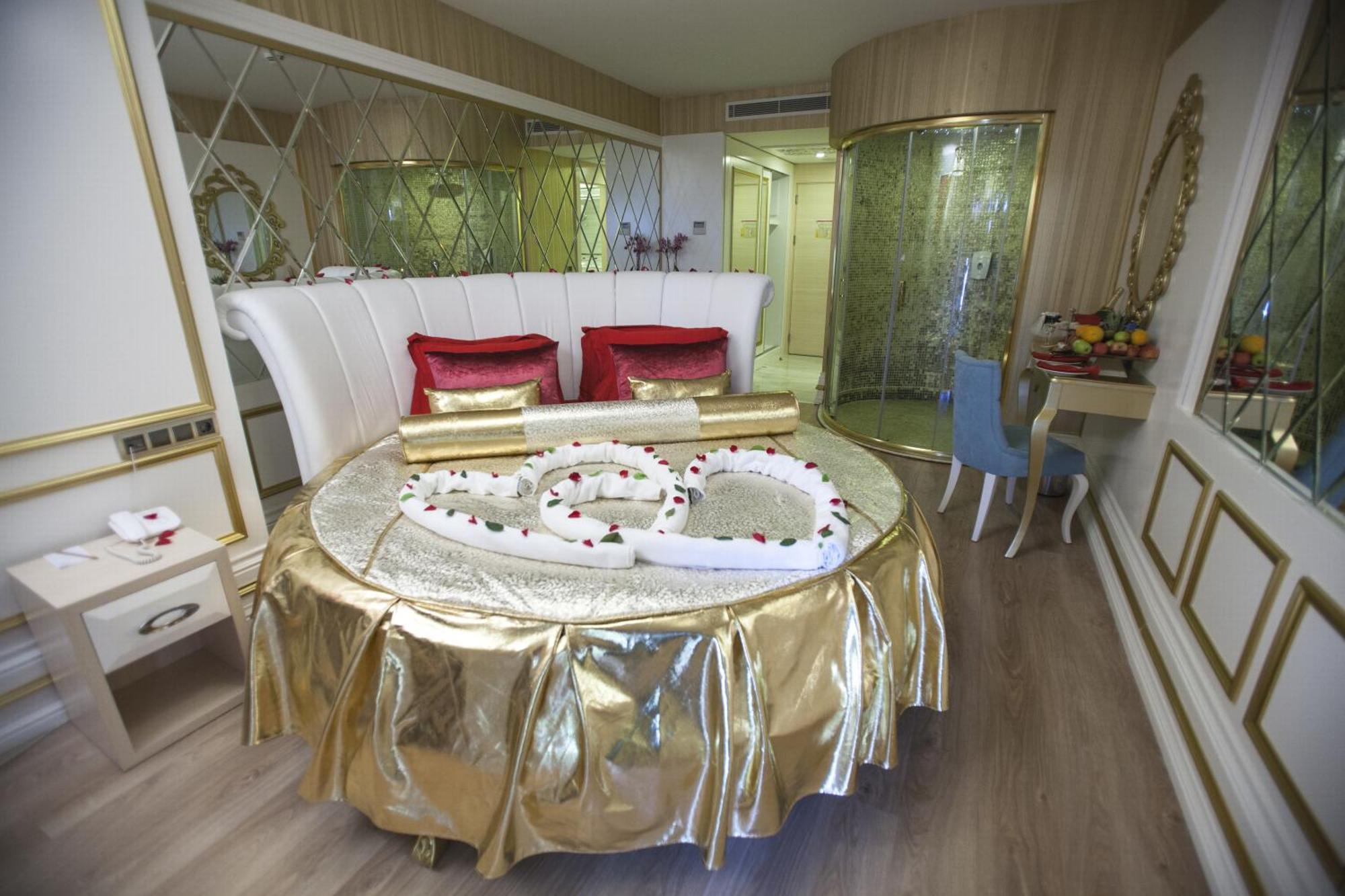 Azura Deluxe Resort & Spa Avsallar Ruang foto