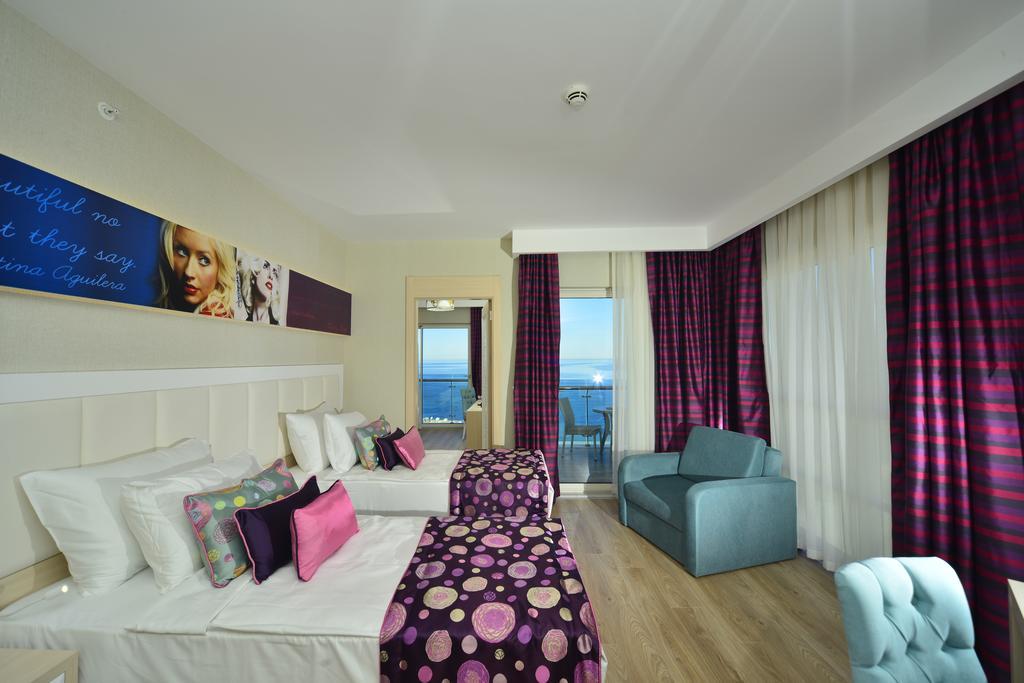 Azura Deluxe Resort & Spa Avsallar Bagian luar foto